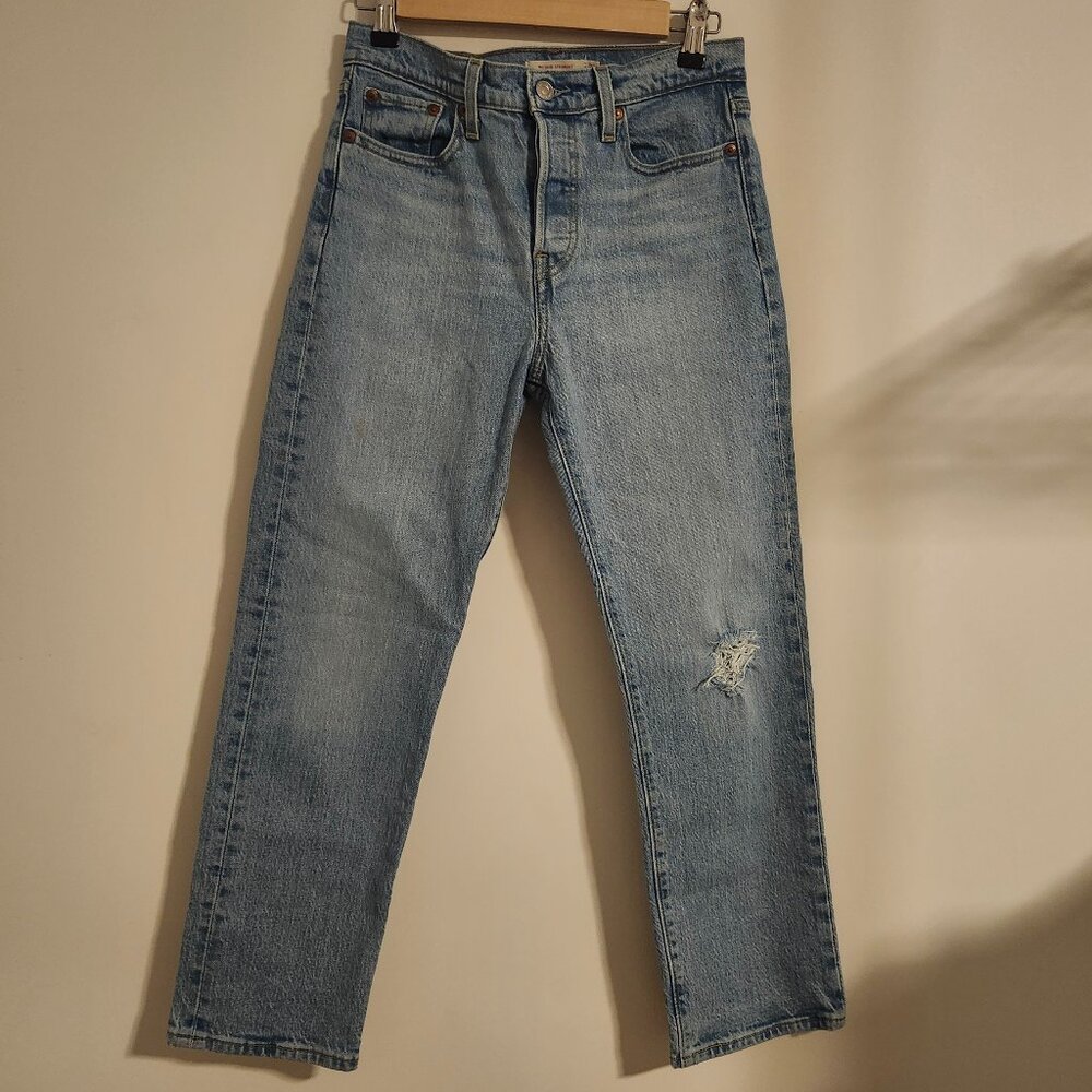 Levi’s Wedgie Straight Jeans Size 26 Button Fly Distressed Knee High Rise